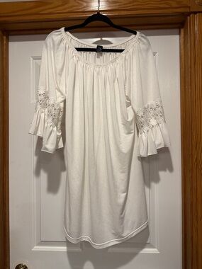 WinWin White Off-the-Shoulder Tunic with Floral Lace Bell Sleeves